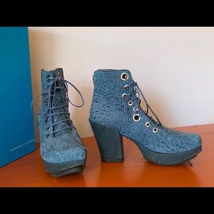 Discontinued Fluevog Prepare 2.0 Gear size 9.5 (fits like a 9)